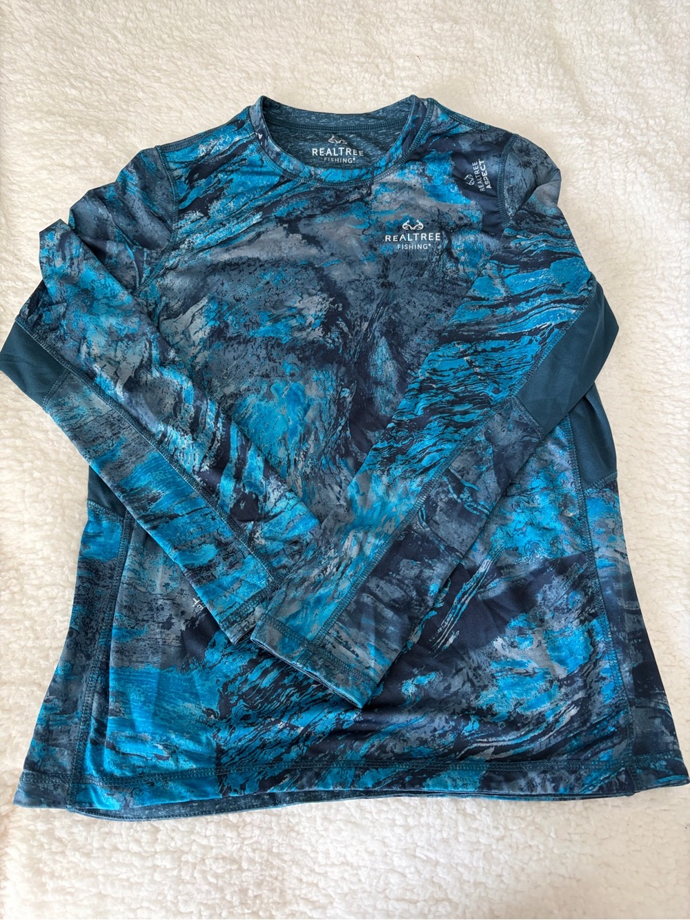 Realtree Fishing Aspect Youth XL Blue Water Camo Long Sleeve Shirt